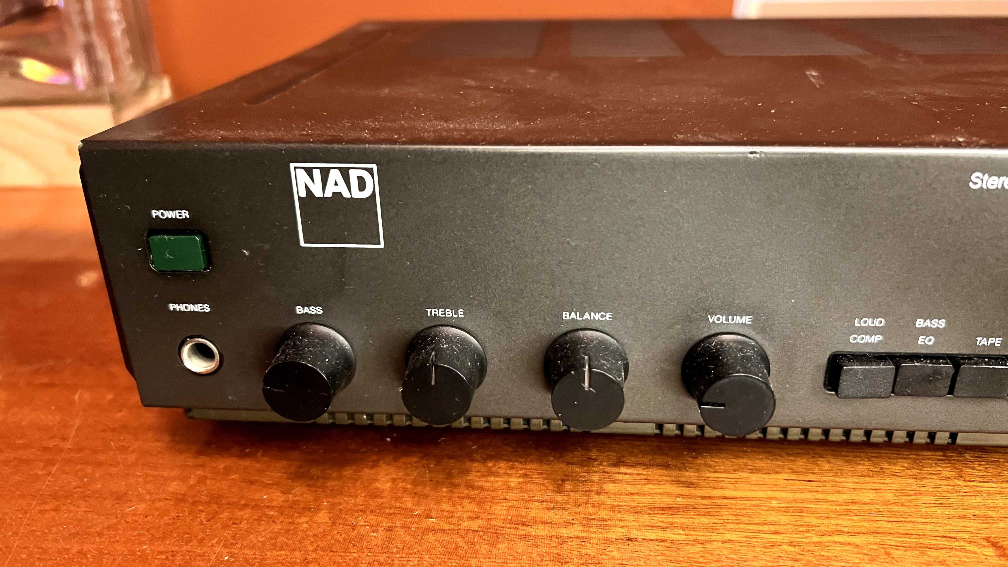 NAD 7125 amplituner stereo