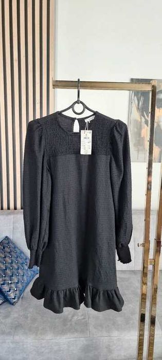 Sukienka mini z falbaną Reserved r.S/36