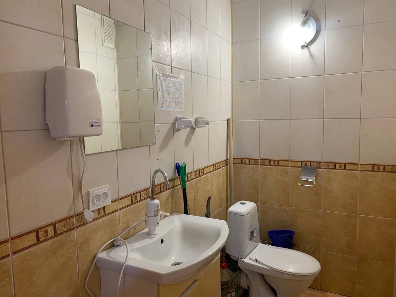 Оренда комерційного приміщення, 70 м², вул. 15 Квітня