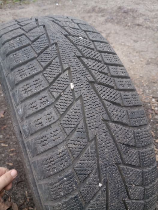 Продам зимние шины размер 205/55/R16