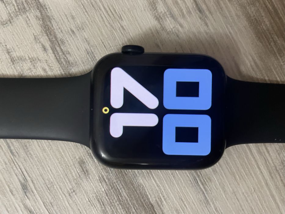 Apple whatch se 2 44 mm