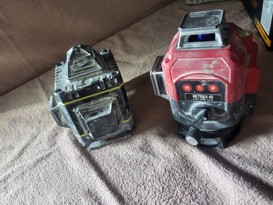 Два строительных лазера