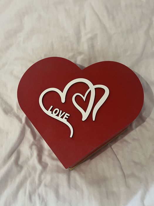 Подарункові коробки