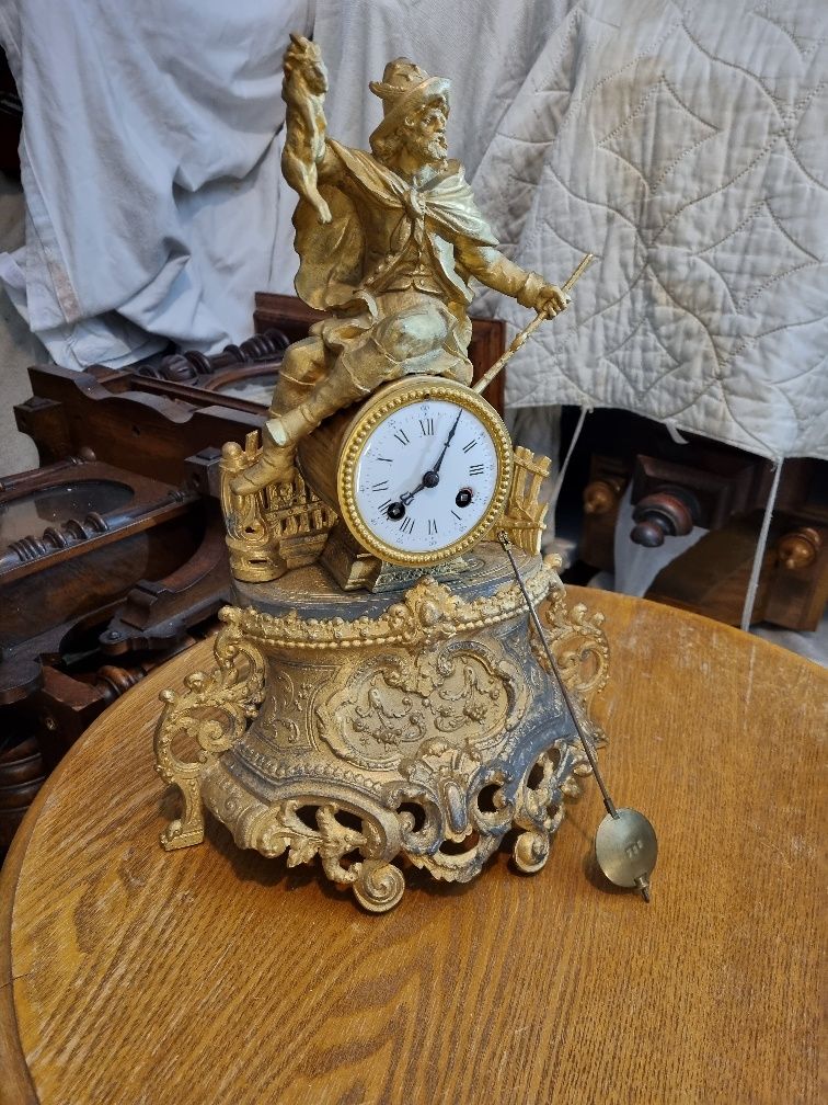 Cynkalowy zegar francuski