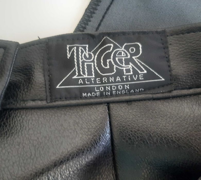 Calças Boca de Sino Napa Preta Tiger Alternative London Estimadas