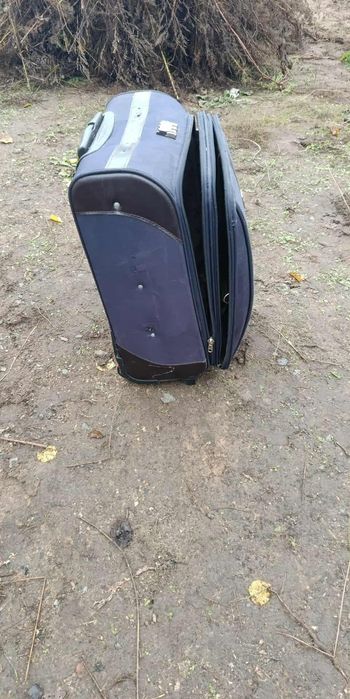Продам чемодан б.у.на колесах в хорошем состояние, не дорого