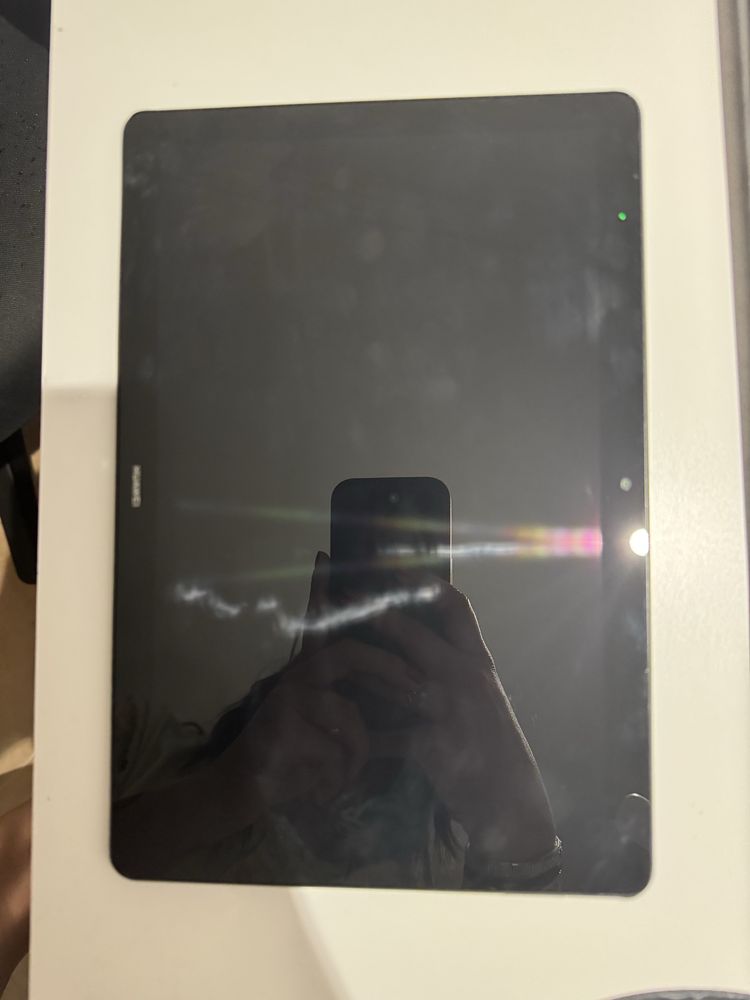 Tablet HUAWEI MediaPad T5 (10.1'' - 32 GB - 3 GB RAM - Wi-Fi - Preto)