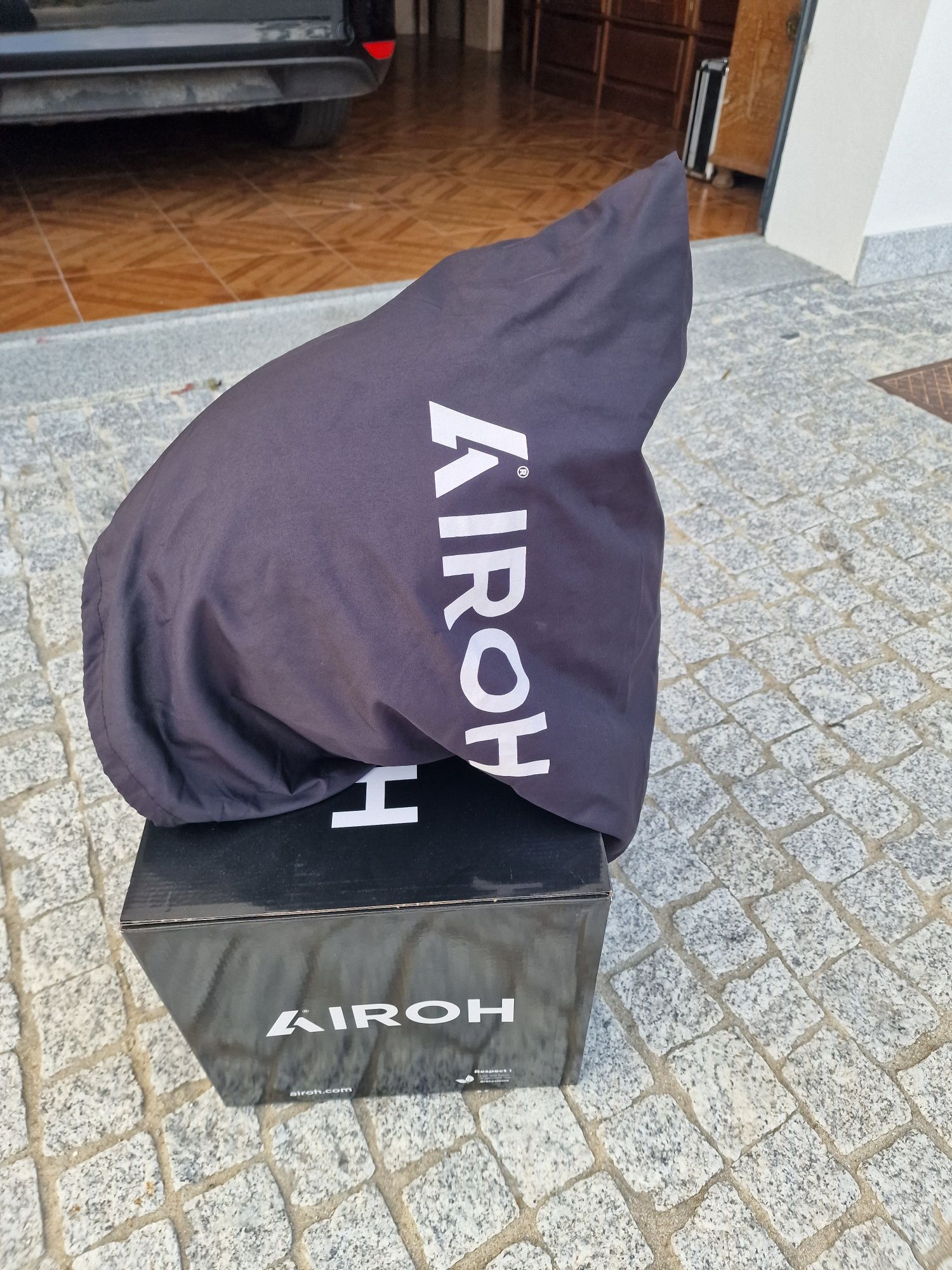 Airoh commander 2