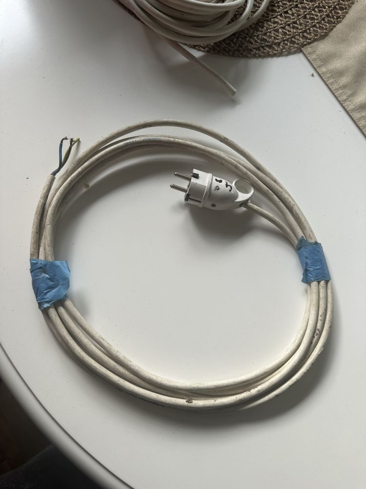 Kabel z wtyczka 4 metry