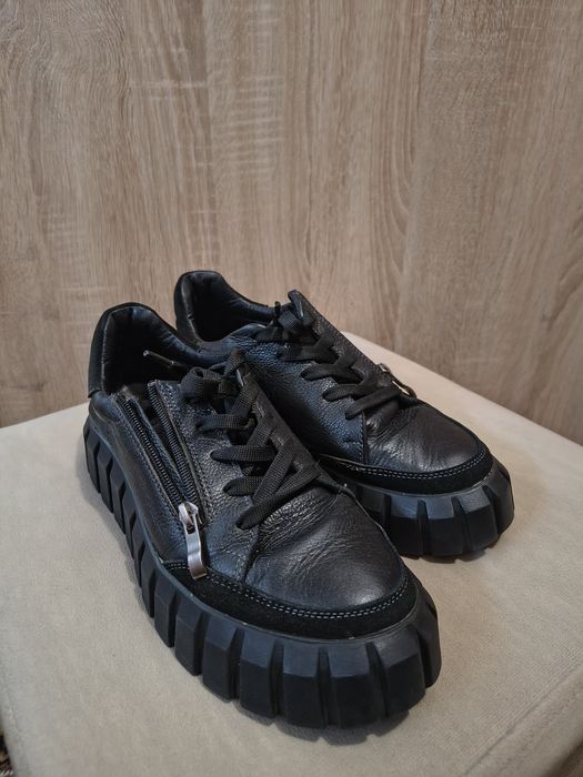 Ботинки, броги, черевики, кеди шкіряні