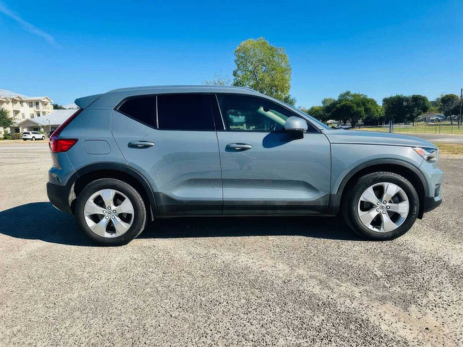 Volvo XC40      2022