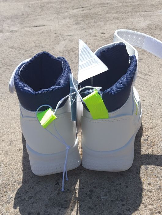 Кросівки, хайтопи дитячі 25