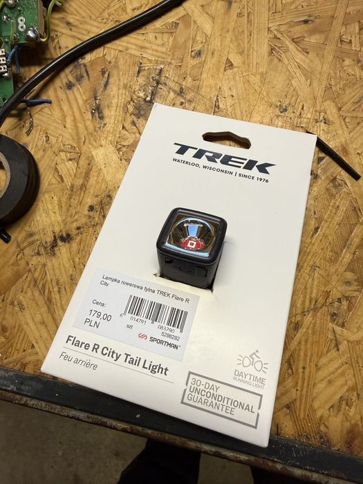 Lampka rowerowa tylna trek flare r city nowa