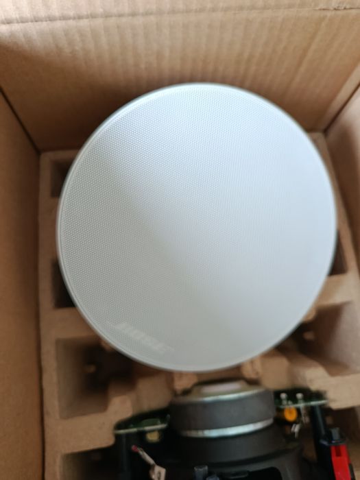 Colunas e amplificador WiFi bose