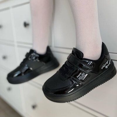 Кросівки на дівчинку, школа. Розмір 34(21 см) 
Кросівки на дівчинку, ш