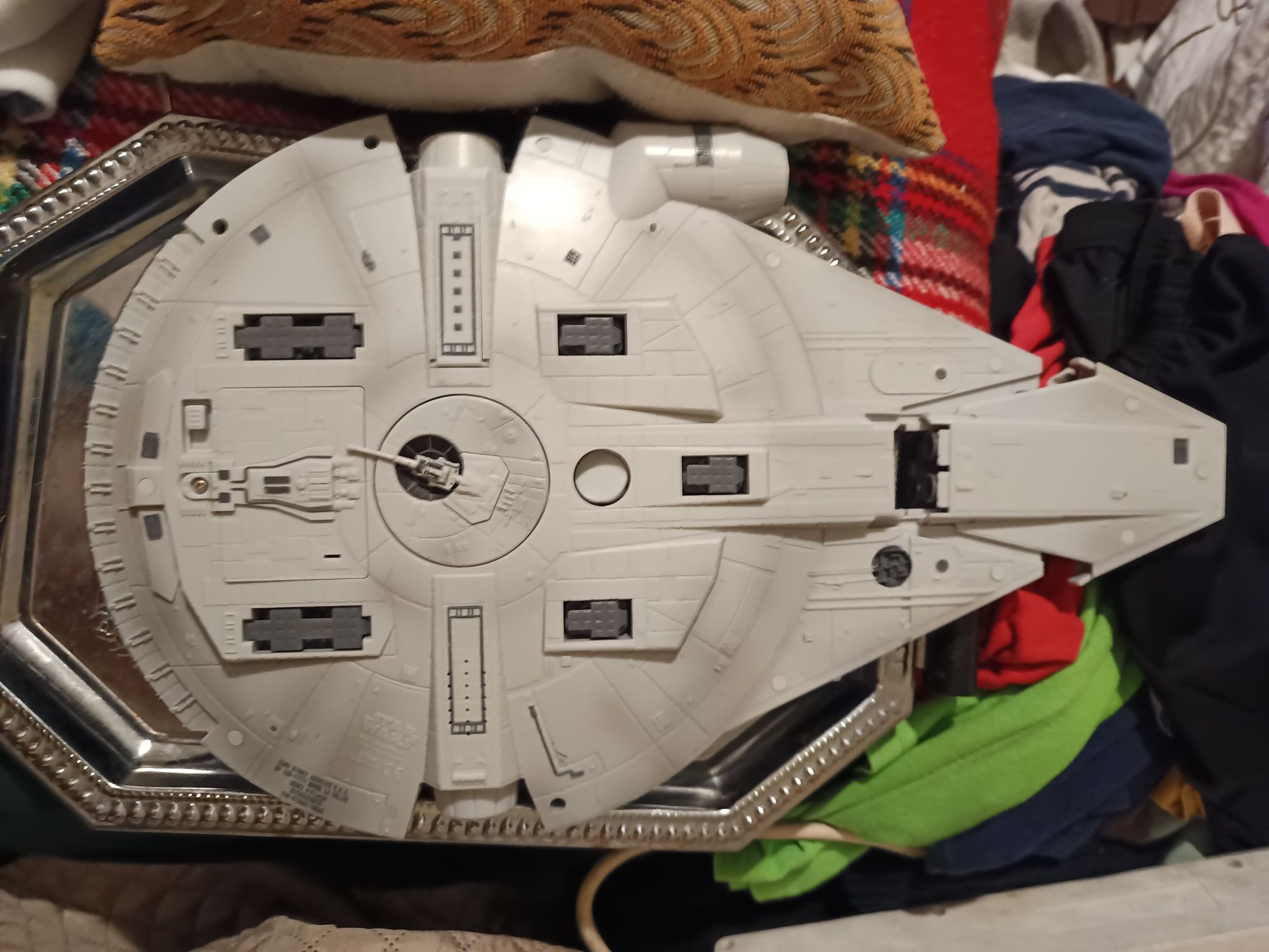 Nave Millennium Falcon com Luz e Som Star Wars Micro Galaxy Squadron 2