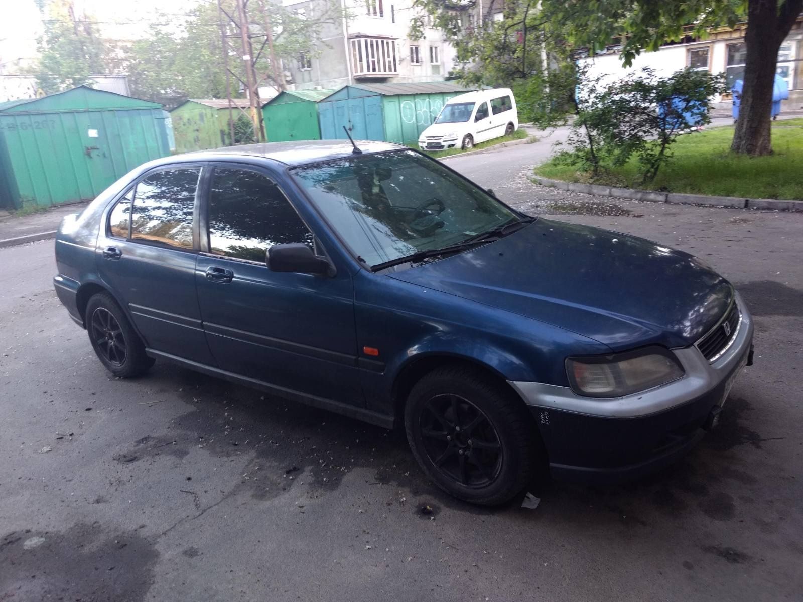 Машина Honda Civic 1997