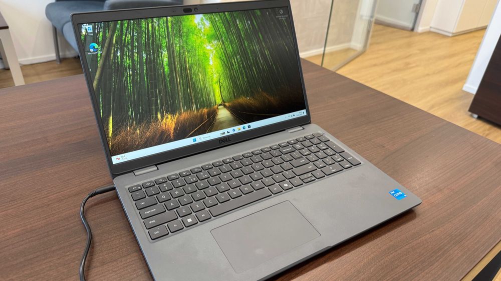 Laptop Dell Latitude 3550 i5-1345U 16GB 512GB W11PEdu