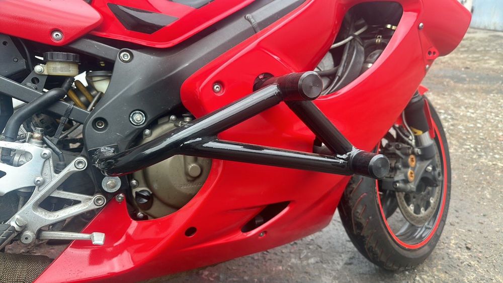 Honda cbr 600 f4i Stuntriding