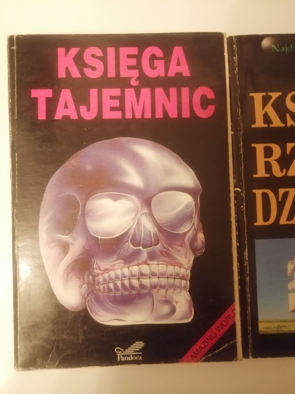 Księga rzeczy dziwnych, Księga tajemnic i rzeczy niezwykłych, Zestaw