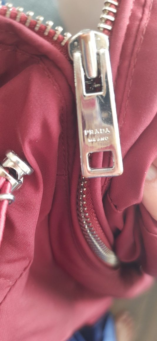 Продам вітровку PRADA
