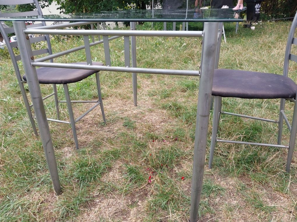 Stół ze szklanym blatem + 2 krzesła