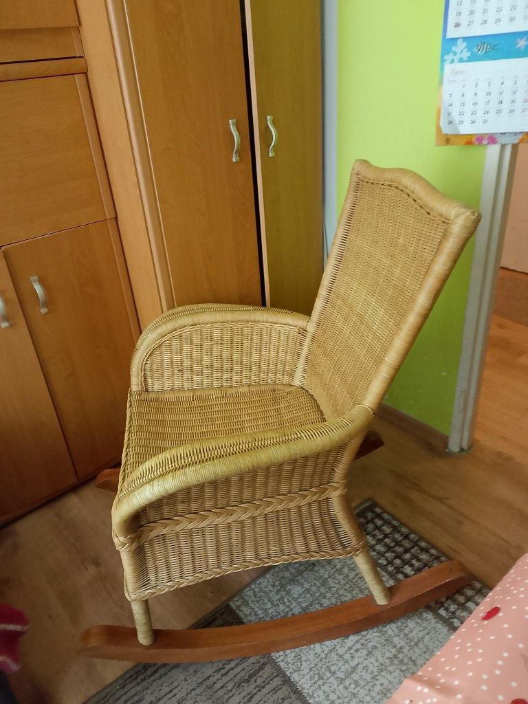 Fotel bujany wiklinowy