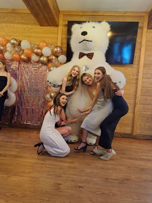 Biały miś. Booba.  Wesele,  święta, uroczystośc