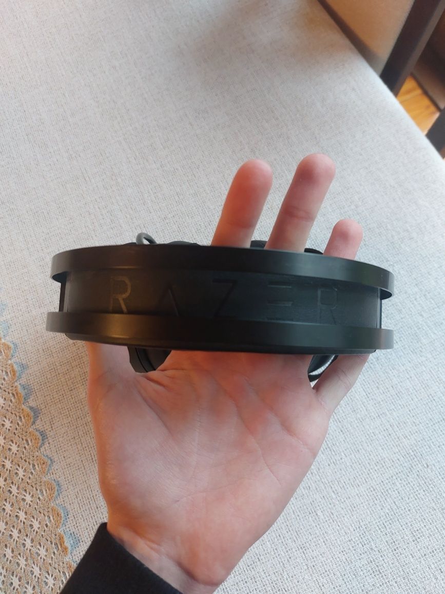 Słuchawki bezprzewodowy Razer Nari Essential jak Nowe.