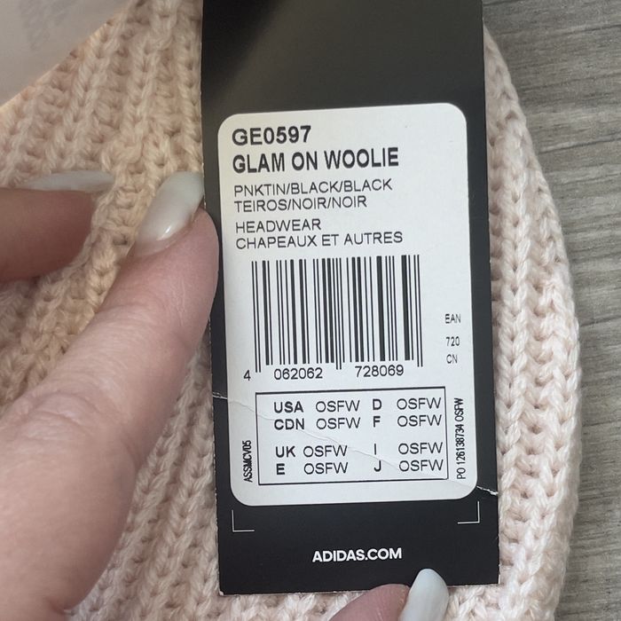 Шапка adidas, нова