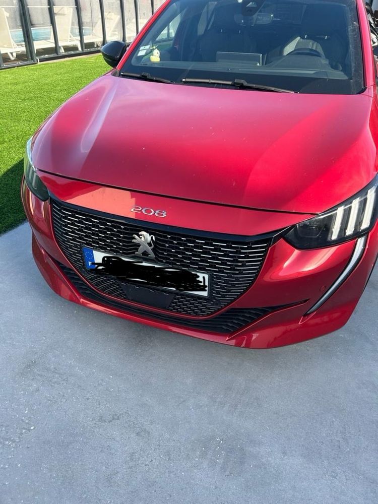 Peugeot 208 vermelho de 2021