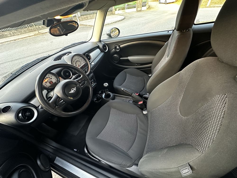 Mini one cooper  1.6L motor bmw 110 cv ano 2012 .