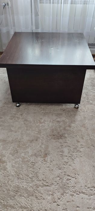 Продається стіл розкладний в хорошому стані