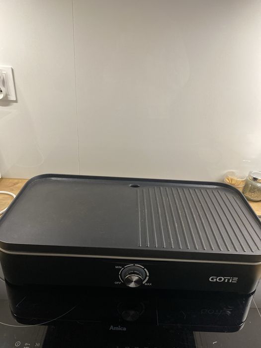 Grill elektryczny GOTIE