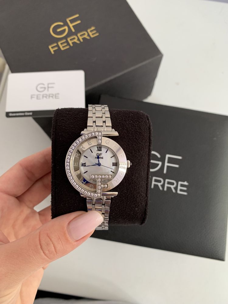 Женские часы GF Ferre