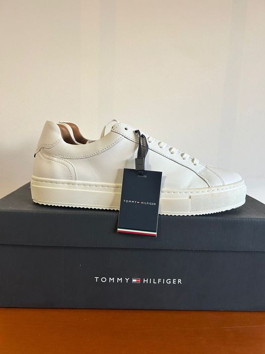 Sapatilhas brancas novas em pele Tommy Premium  Cupsole