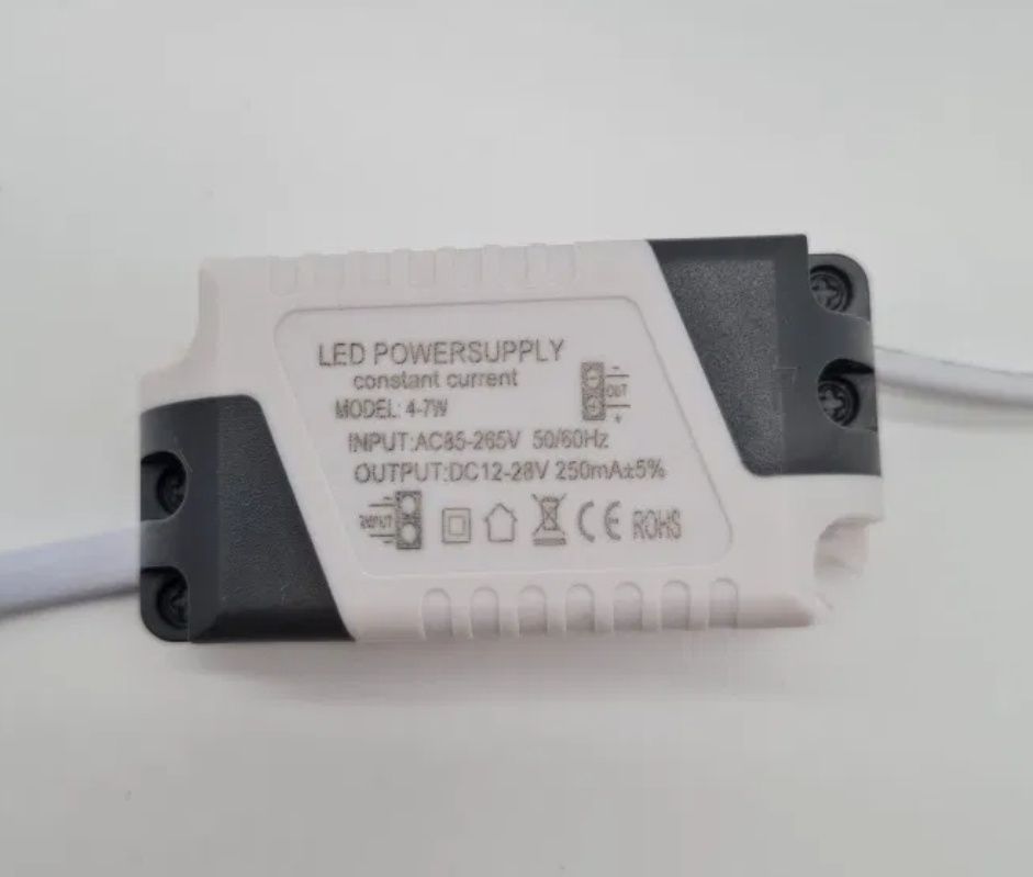 Oprawa płaska sufitowa wpuszczana oczko lampa LED 6W 3000K panel 10 sz
