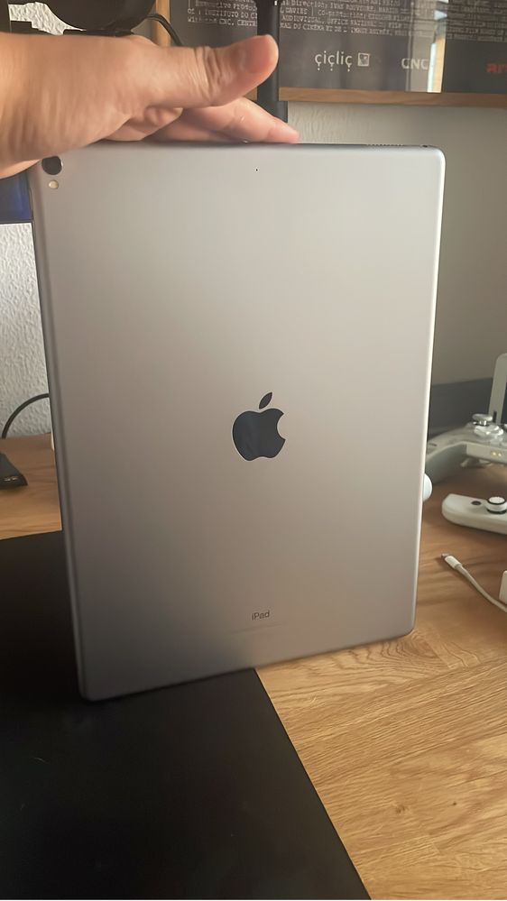 iPad Pro 12.9” 2ª Geração | Como Novo + Apple Pencil (extras €150)