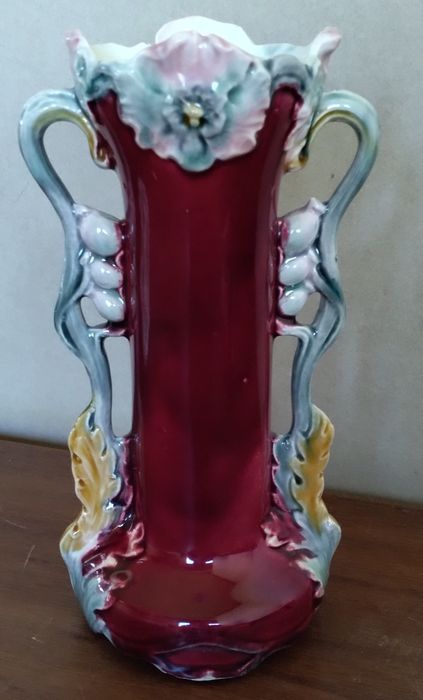 Wazon majolika sygnowany