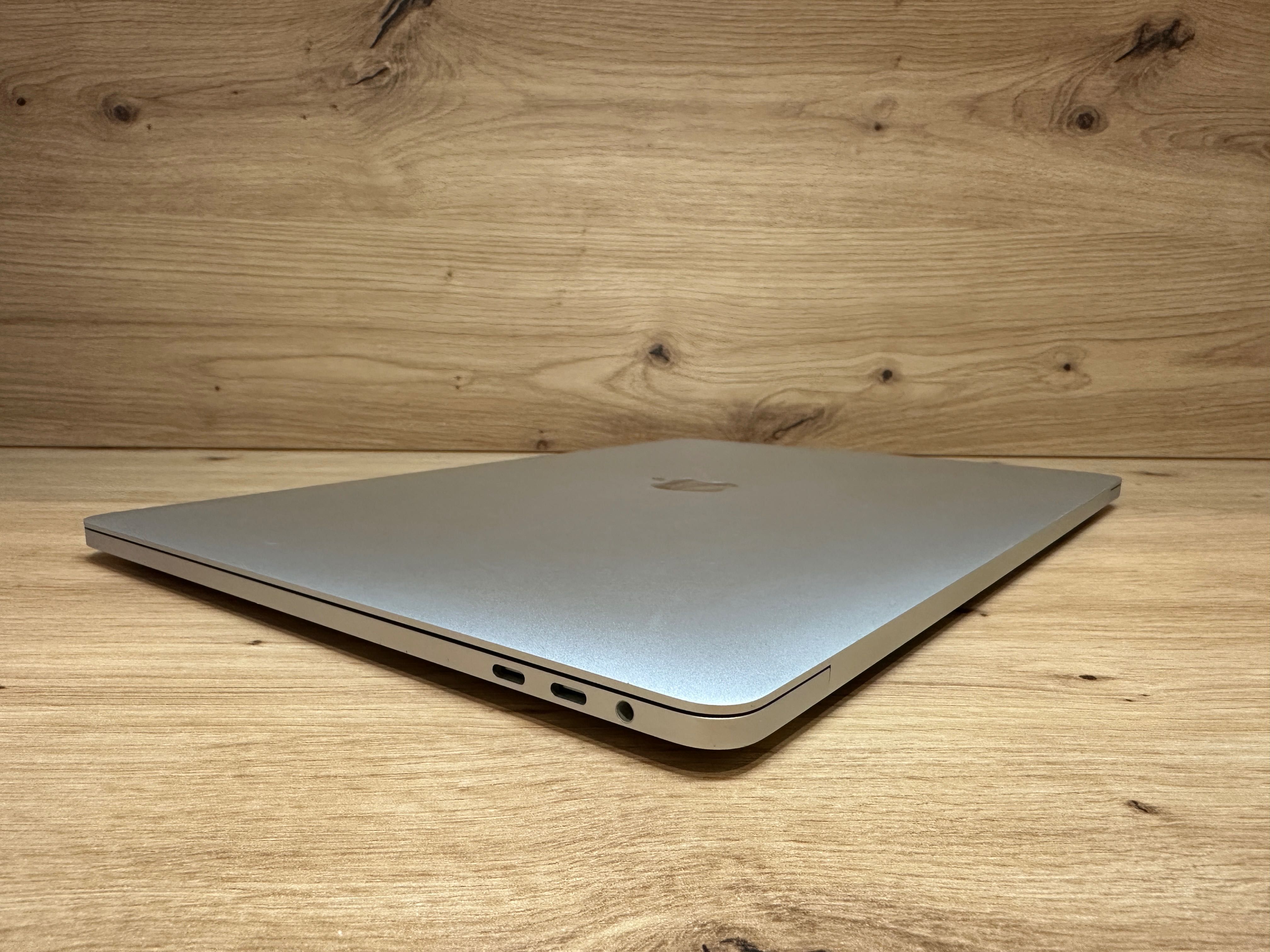 Оригінальний екран до Apple MacBook Pro 15 2018-2019 A1990 Silver