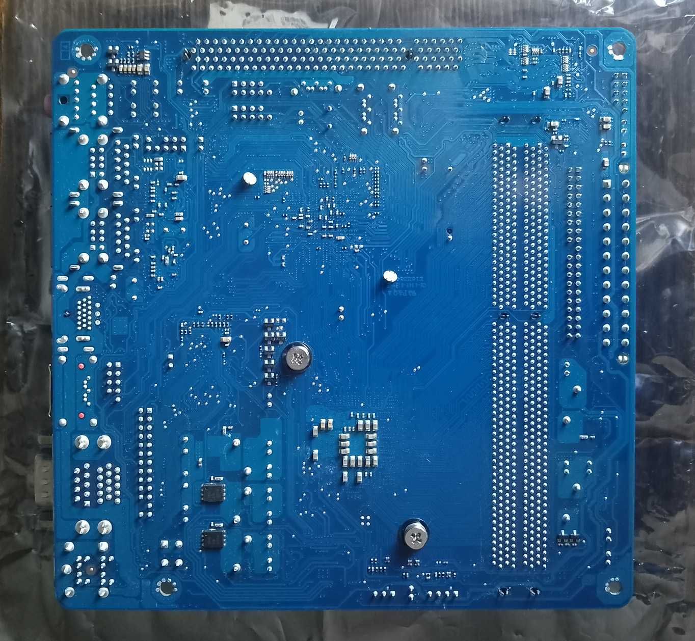 Системна плата Mini-ITX GA-C1037UN-EU проц Celeron 1037U + память 4GB