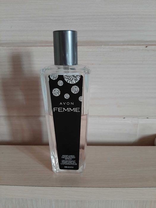 Avon Femme perfumowany spray do ciała