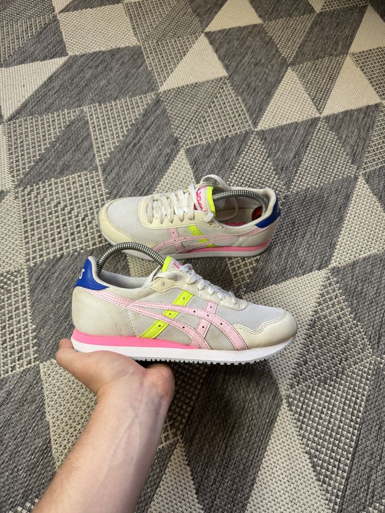 Оригінальні жіночі кросівки Asics Tiger Runner