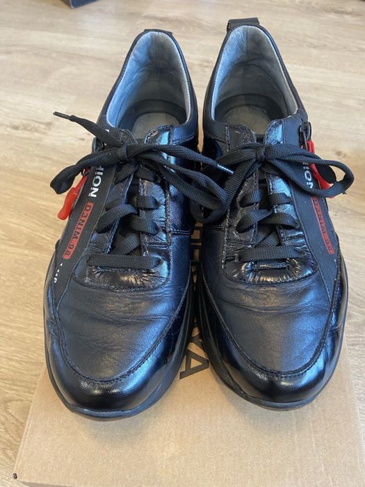 Кросівки, натуральна шкіра, вир-во Украіна