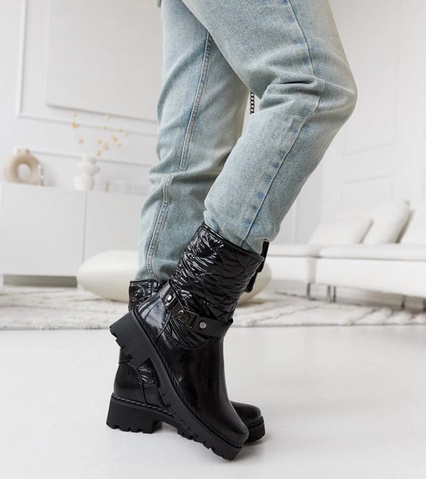 Czarne lakierowane buty z ozdobnym paskiem Lido