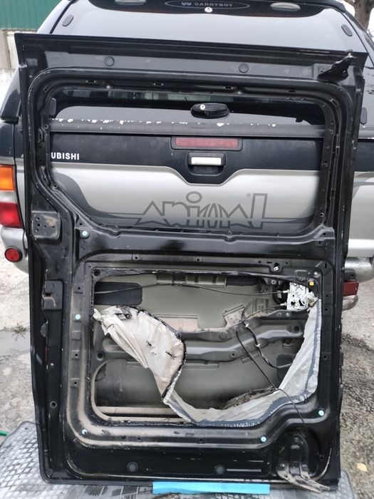 Двері передні бокові Hyundai H1  Starex 2008>