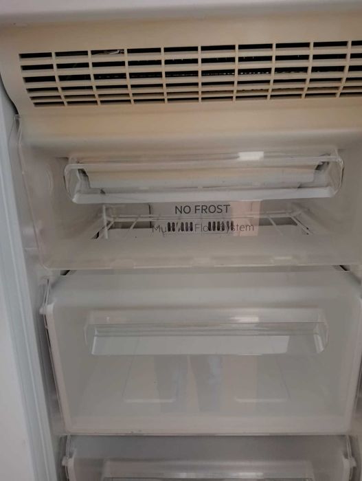 Arca Vertical BECKEN (No Frost - 143.4 cm - 155 L - Branco)