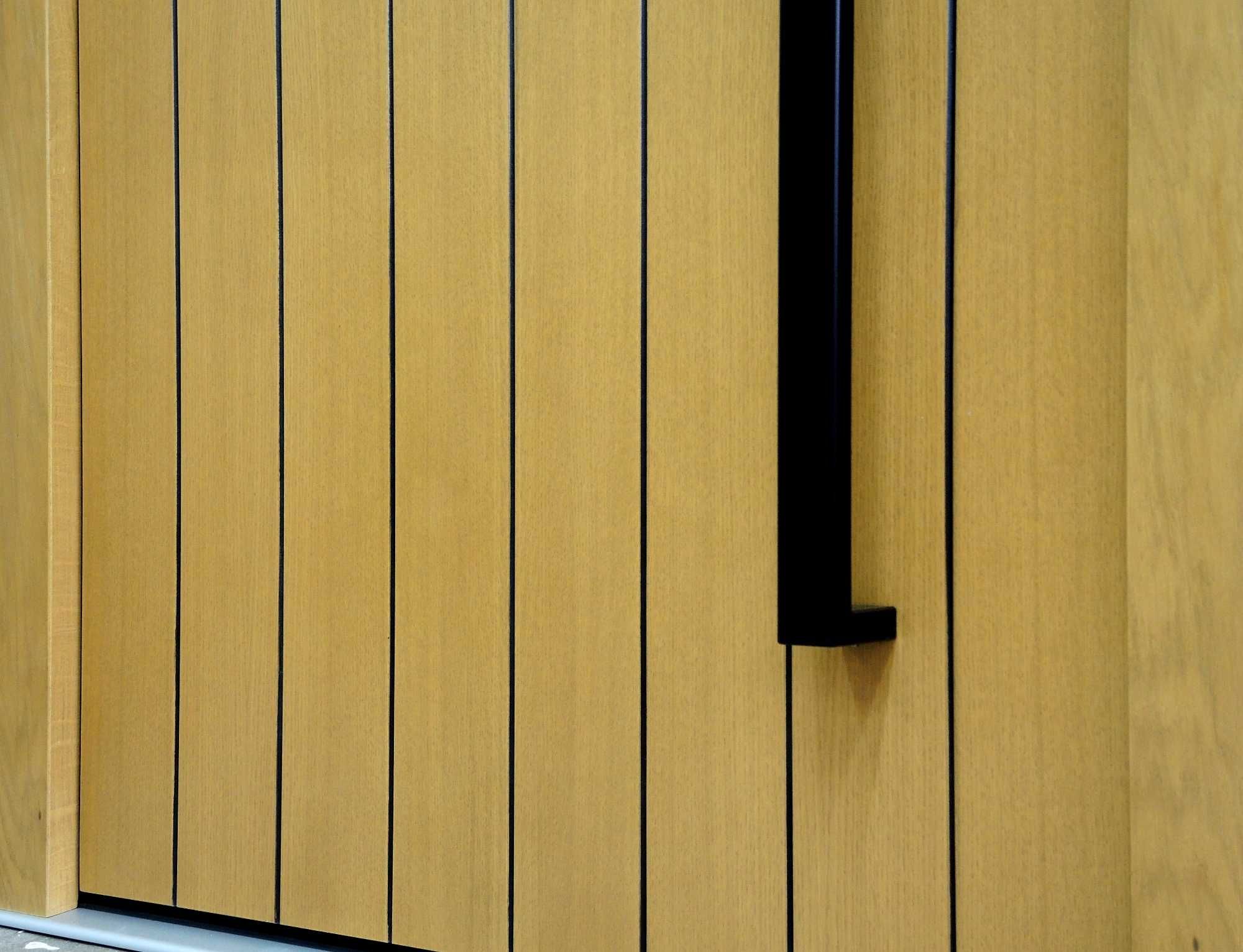 Drzwi Zewnętrzne drewniane dębowe loft czarne paski winchester GOTOWE
