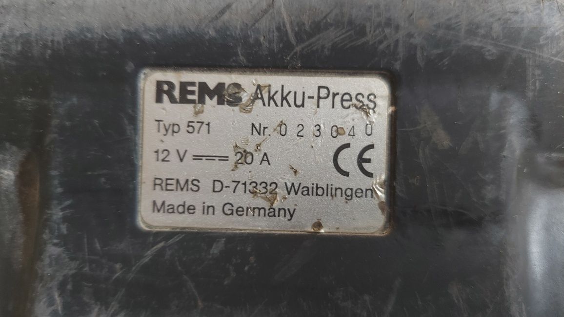 Zaciskarka do rur Rems akku-press
