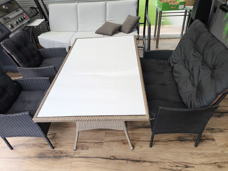 Zestaw mebli ogrodowych rattanowy 4 osobowy  i stół